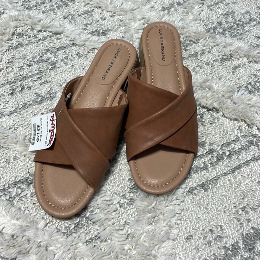 NWT Lucky brand sandals brand new never worn